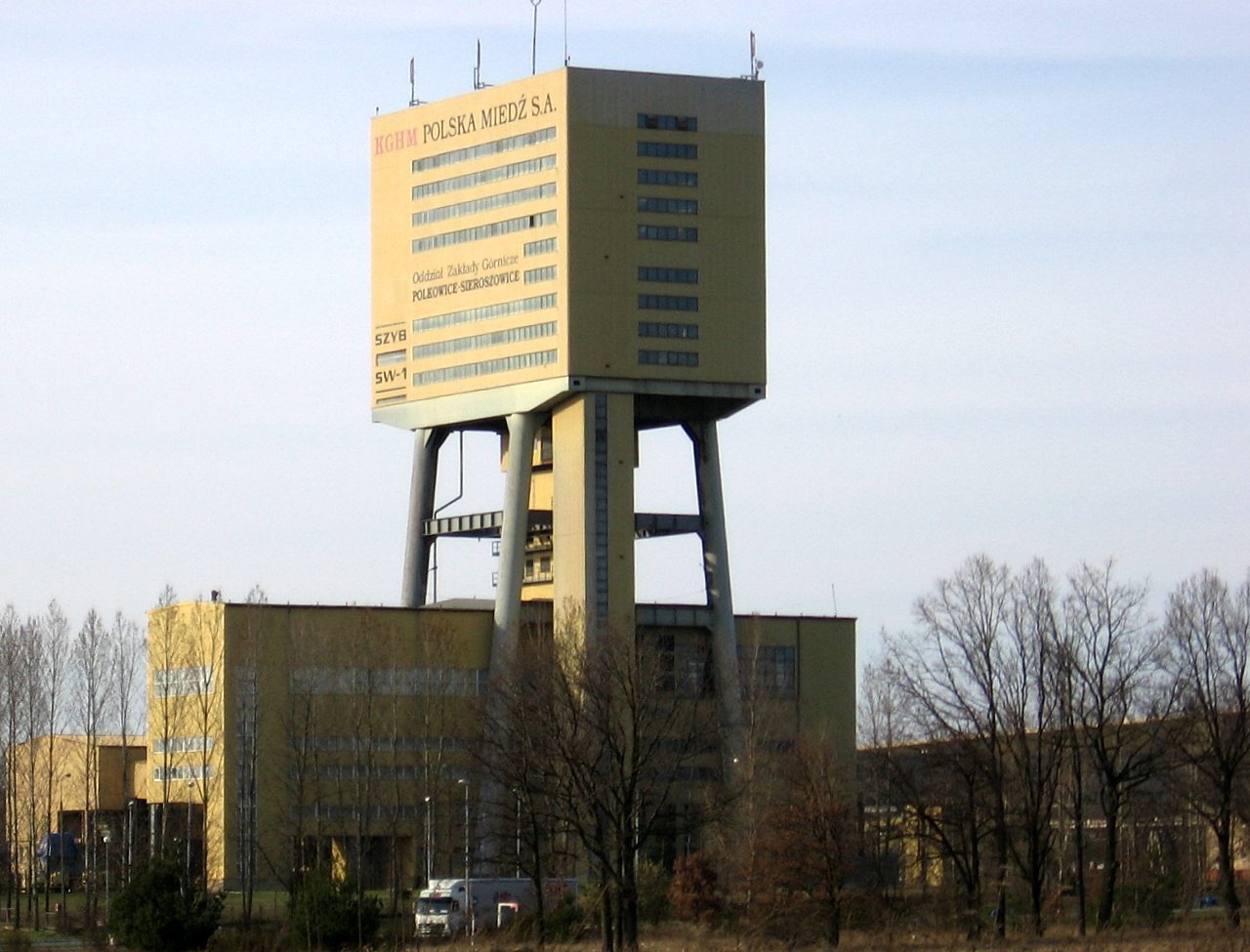 Pożar ładowarki, ewakuowano 73 górników