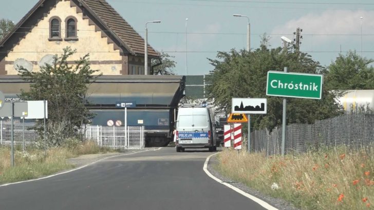 Motocyklista zderzył się z lokomotywą