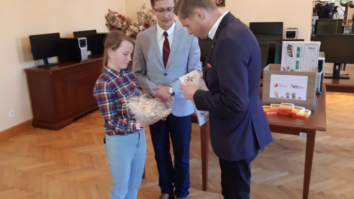 Podopieczni ośrodka w Szklarach otrzymali nowe komputery