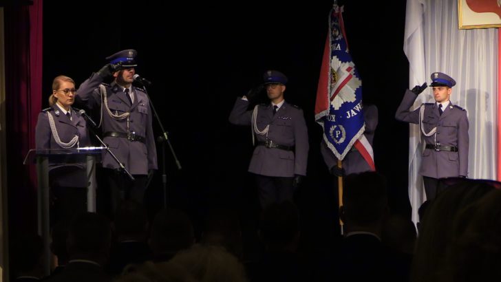 JAWOR. Policjanci świętowali (WIDEO)