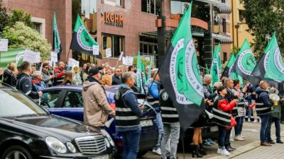 Chcą podwyżek, pikietowali przed siedzibą CBJ