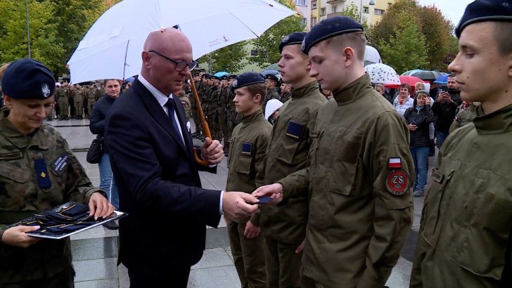 Uroczyście zostali przyjęci w poczet uczniów