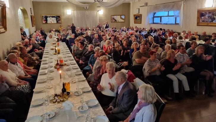 Przebojowa prywatka seniorów (WIDEO)