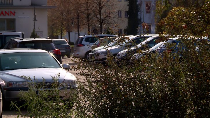 Słono płacą za darmowy parking (WIDEO)