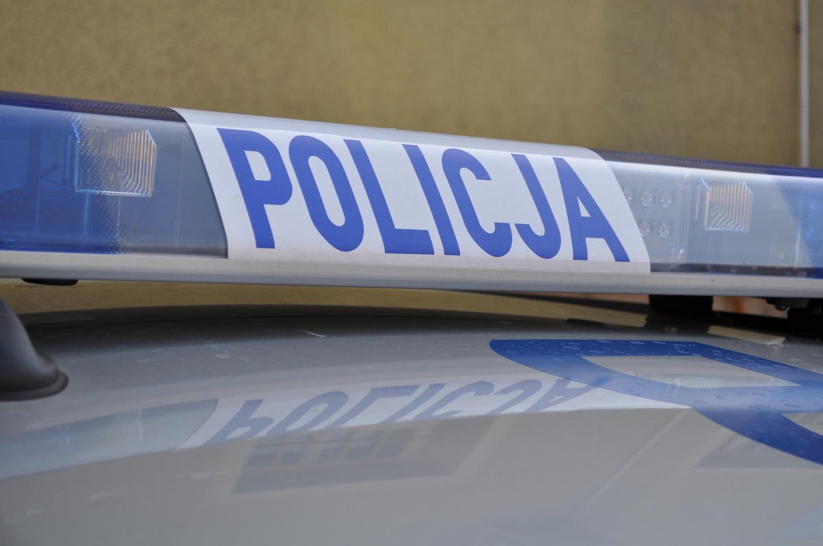 Podczas kłótni siostra zraniła brata?