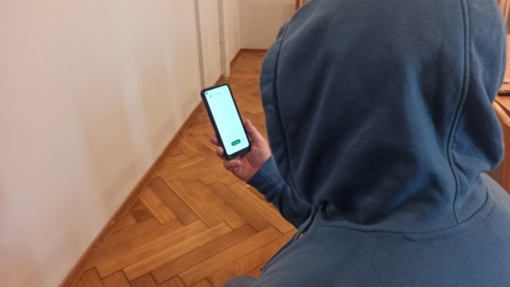 Posłuchaj, jak wygląda rozmowa z oszustem