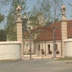 POWIAT LUBIŃSKI. Nowa droga przy pałacu w Chróstniku/video/