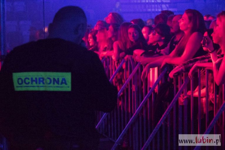 13 złotych za godzinę. Jeśli mniej, zgłoś to PIP