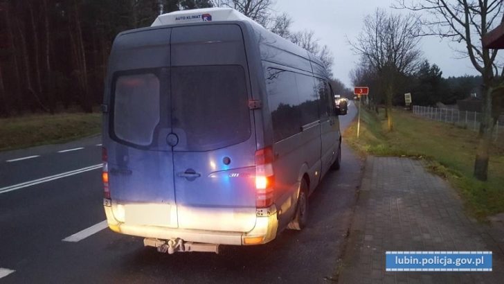 Wiózł uczniów, choć nie miał prawa jazdy, badań, ani szkolenia (WIDEO)