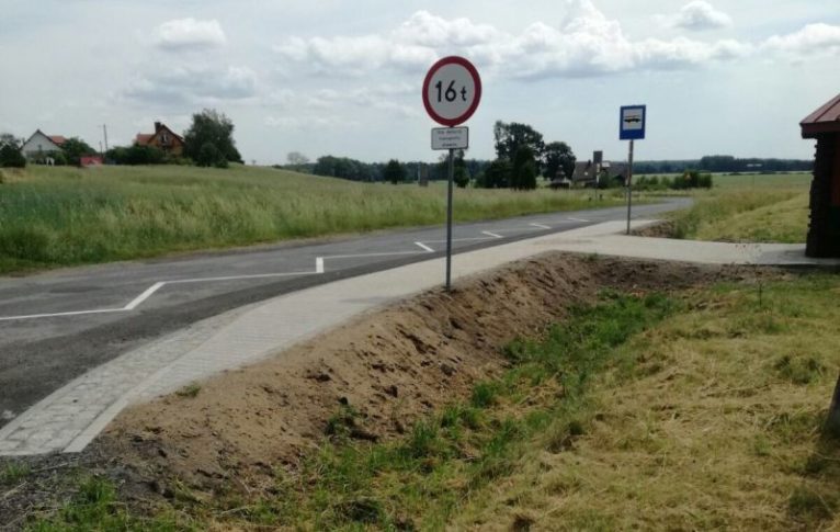 Powiat do spółki z gminą remontują drogi