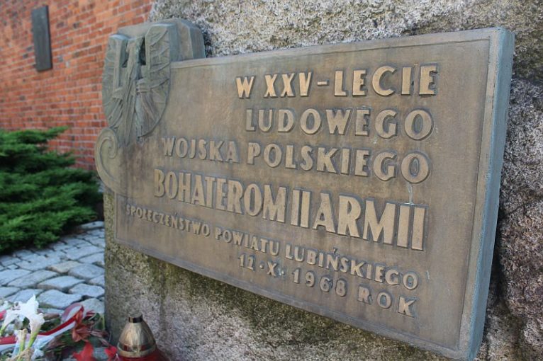 LUBIN. Pomnik zostanie, wymienią tablicę